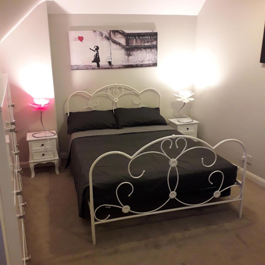 Street Artist Bed & Breakfast Ромфорд Екстериор снимка